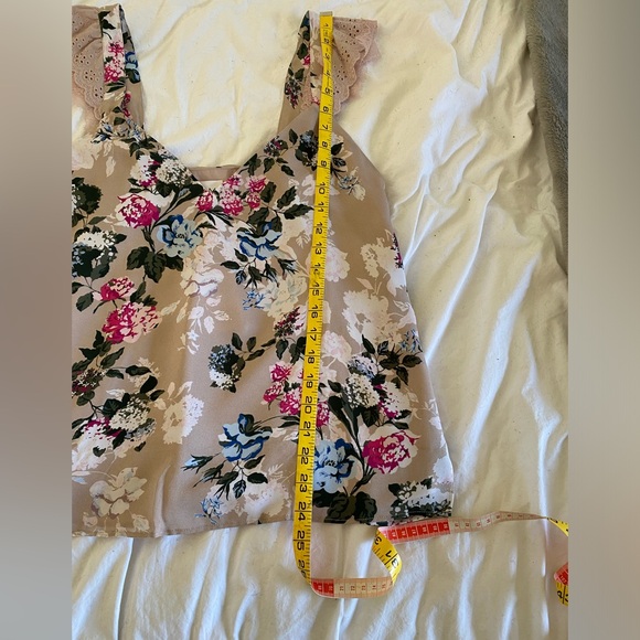 CAMI NYC Floral top - Picture 7 of 8